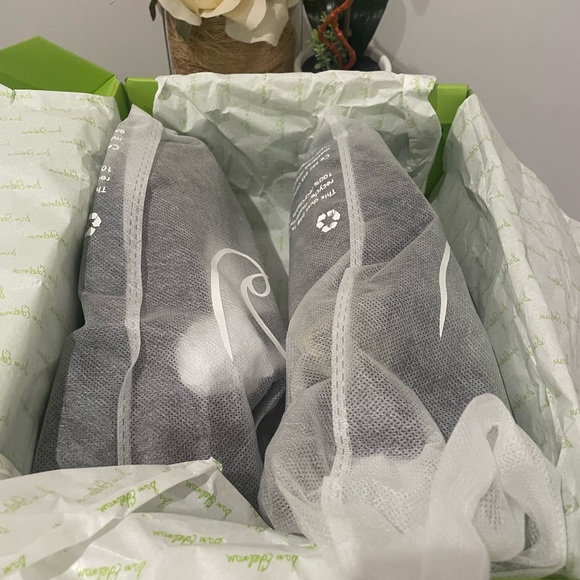 *New* Sam Edelman Burgundy and Gold T-Strap Kids Shoes - Picture 13 of 14